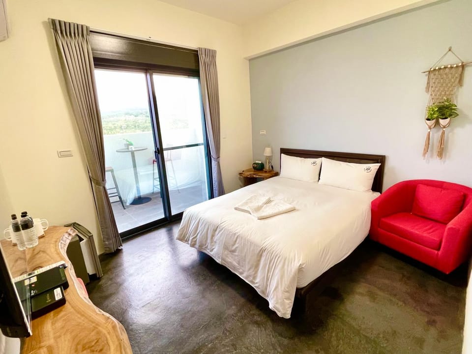 Bed, Balcony/Terrace, Photo of the whole room, Bedroom, On site