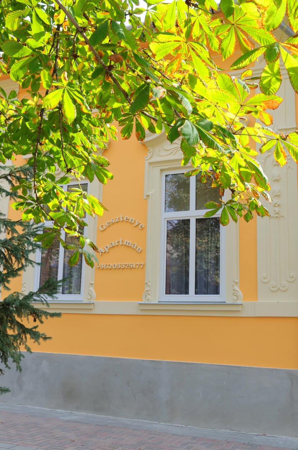 Facade/entrance
