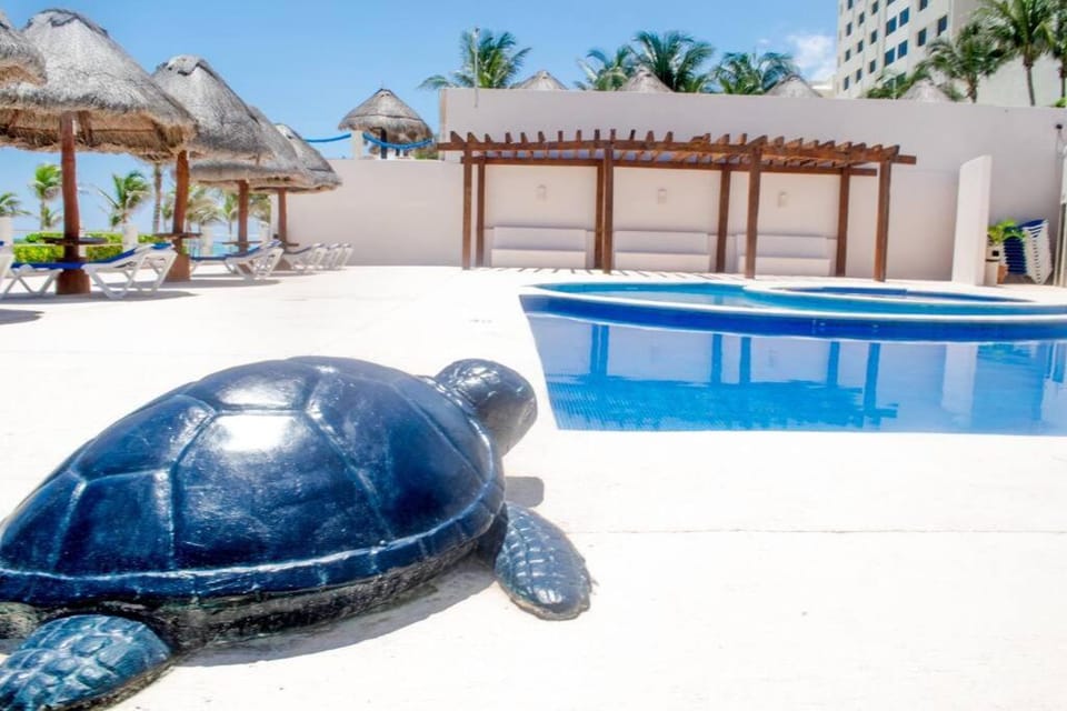 Day, Swimming pool, sunbed