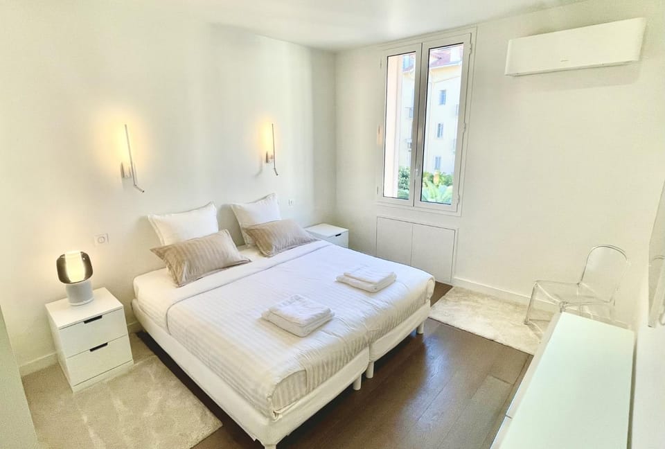Living room, Bedroom
