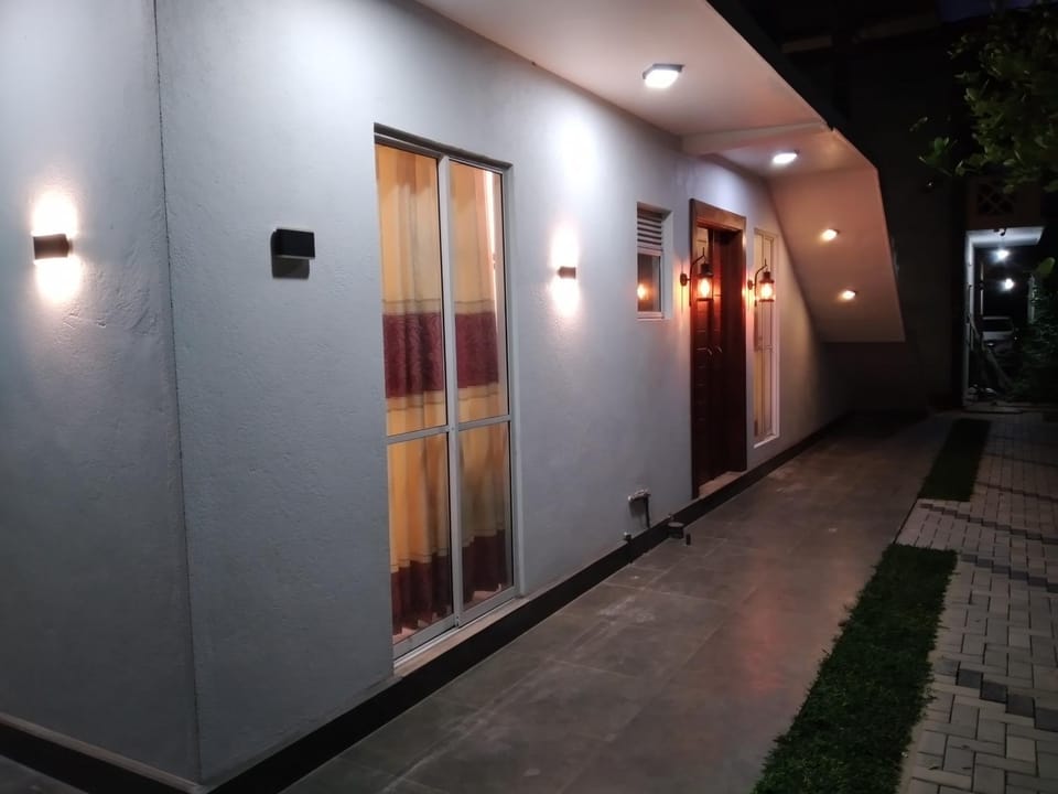 GOLDEN VILLA Bed and Breakfast in Southern Province
