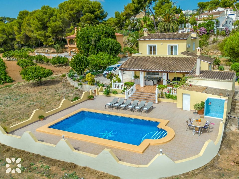 Property building, Spring, Day, Garden, Garden view, Pool view, Swimming pool, sunbed