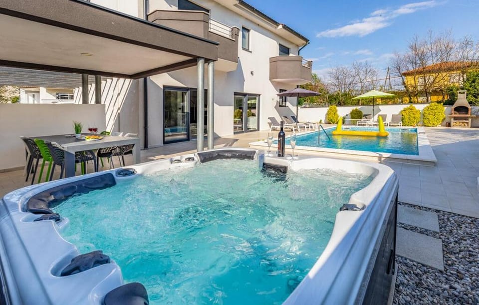 Villa Day Villa in Pula