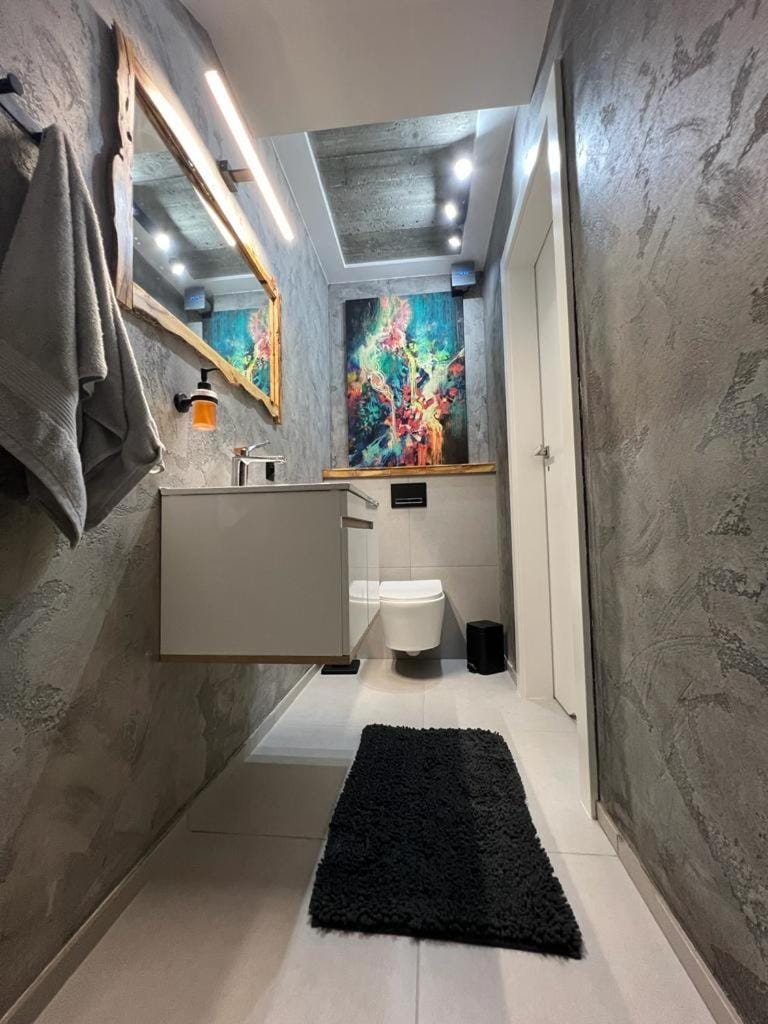 Toilet, Bathroom
