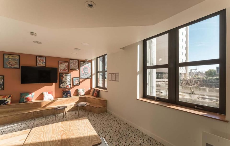 Communal lounge/ TV room