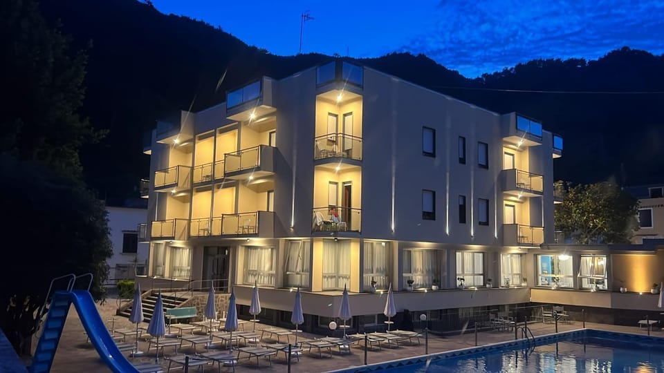 Property building, Swimming pool