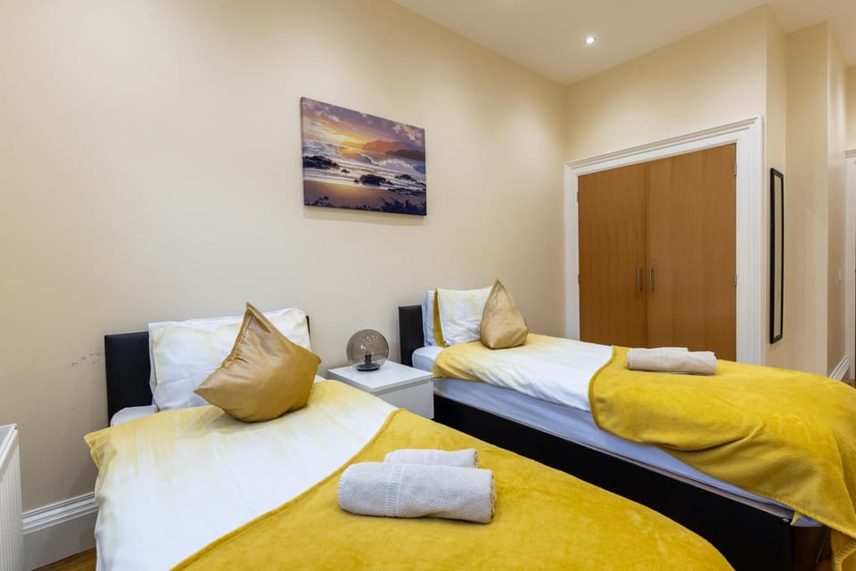 New 3-Bedroom Apartment Close to City Centre Apartment in Edinburgh