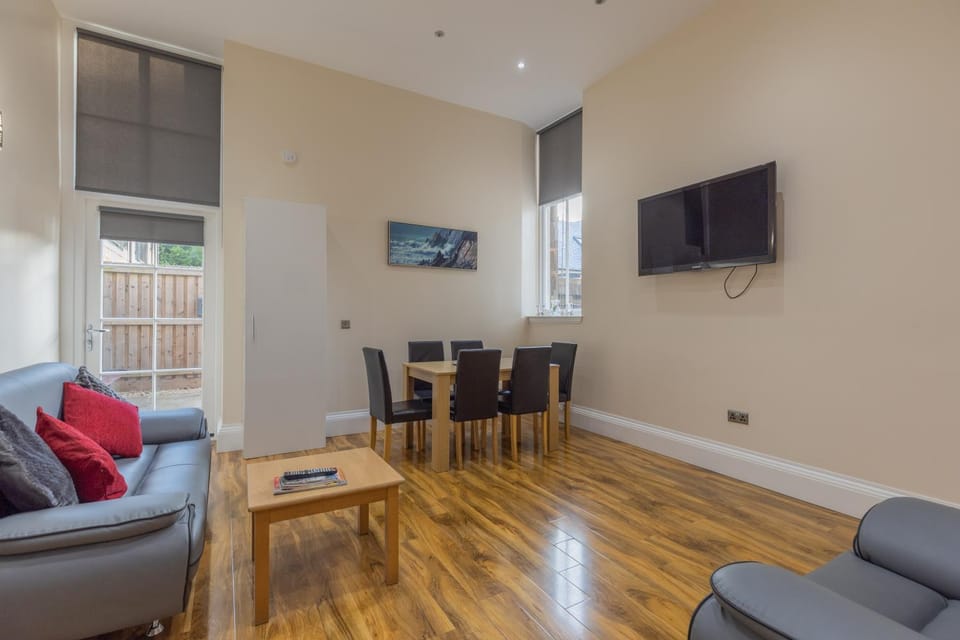 New 3-Bedroom Apartment Close to City Centre Apartment in Edinburgh