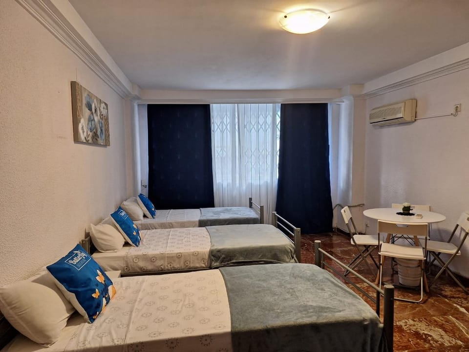 Bed, Photo of the whole room, air conditioner