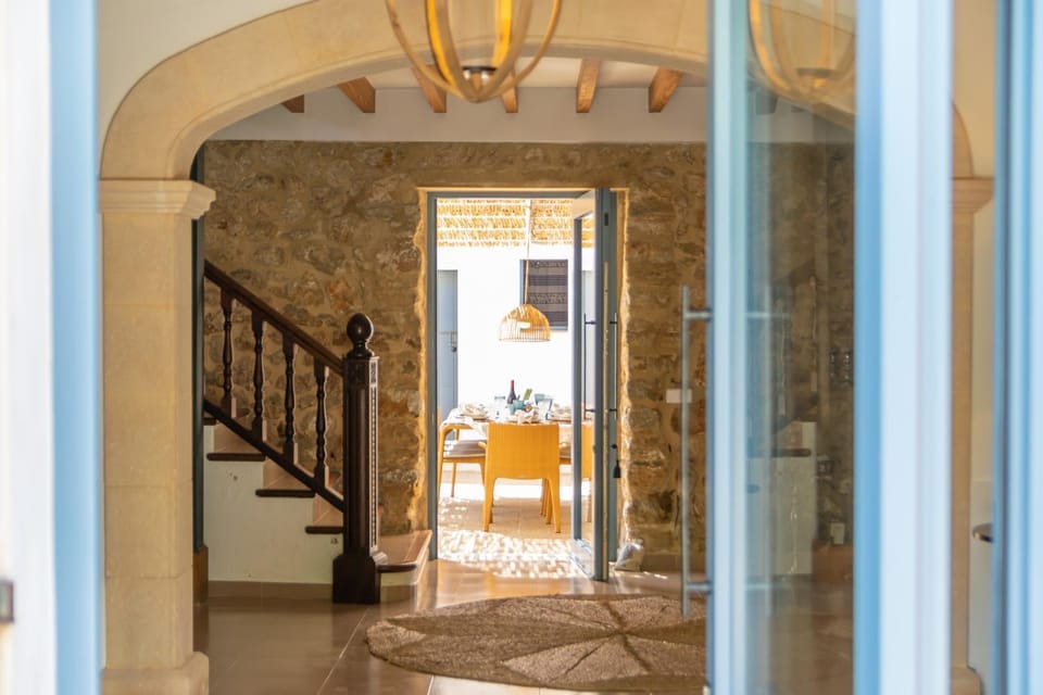 Patio, Facade/entrance