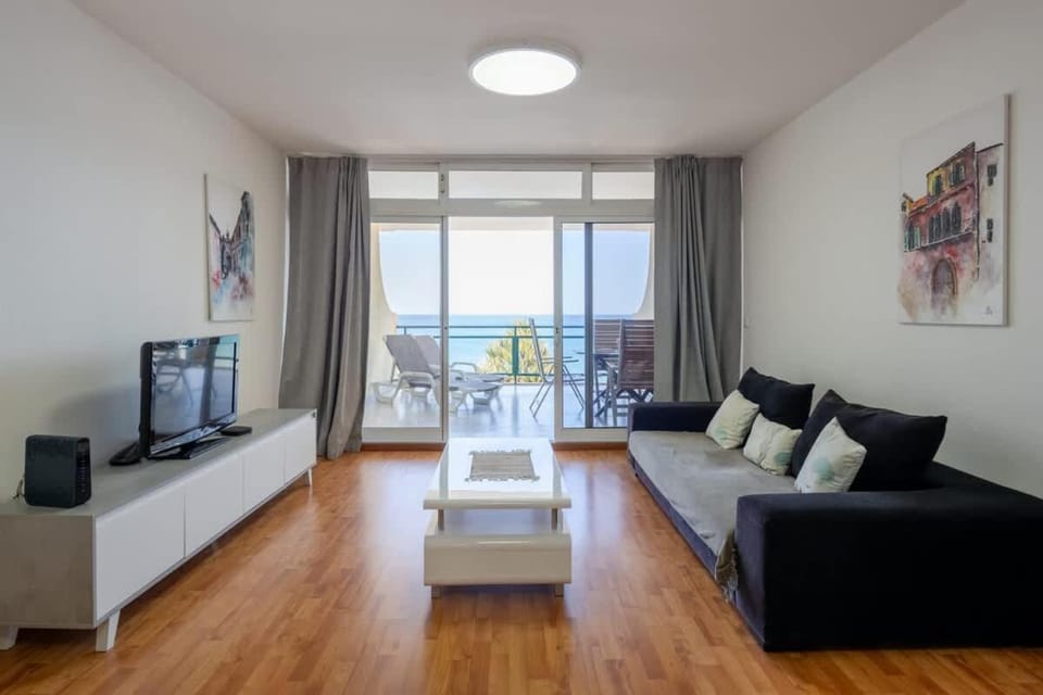 Atlantic Edge - Relaxing Beachfront Escape Formosa House in Funchal