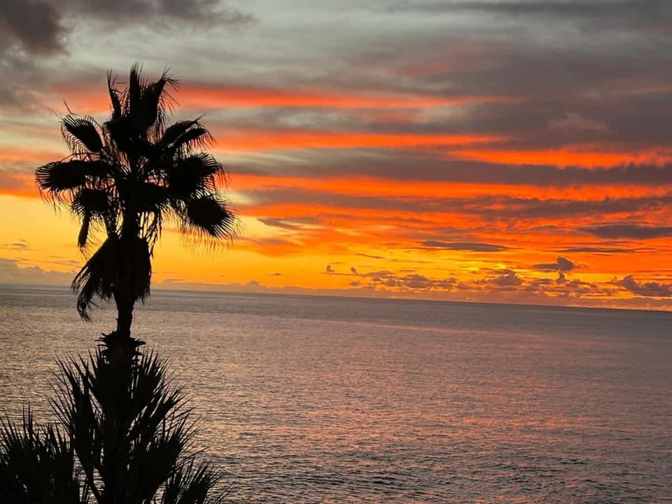 Atlantic Edge - Relaxing Beachfront Escape Formosa House in Funchal