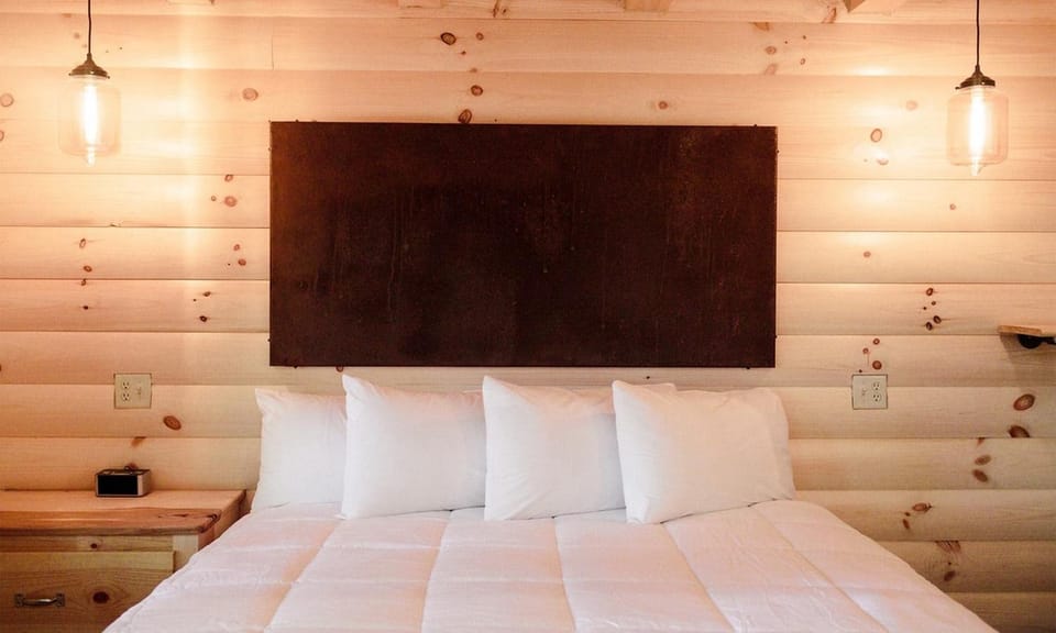 Treehouse #2 by Amish Country Lodging House in Berlin