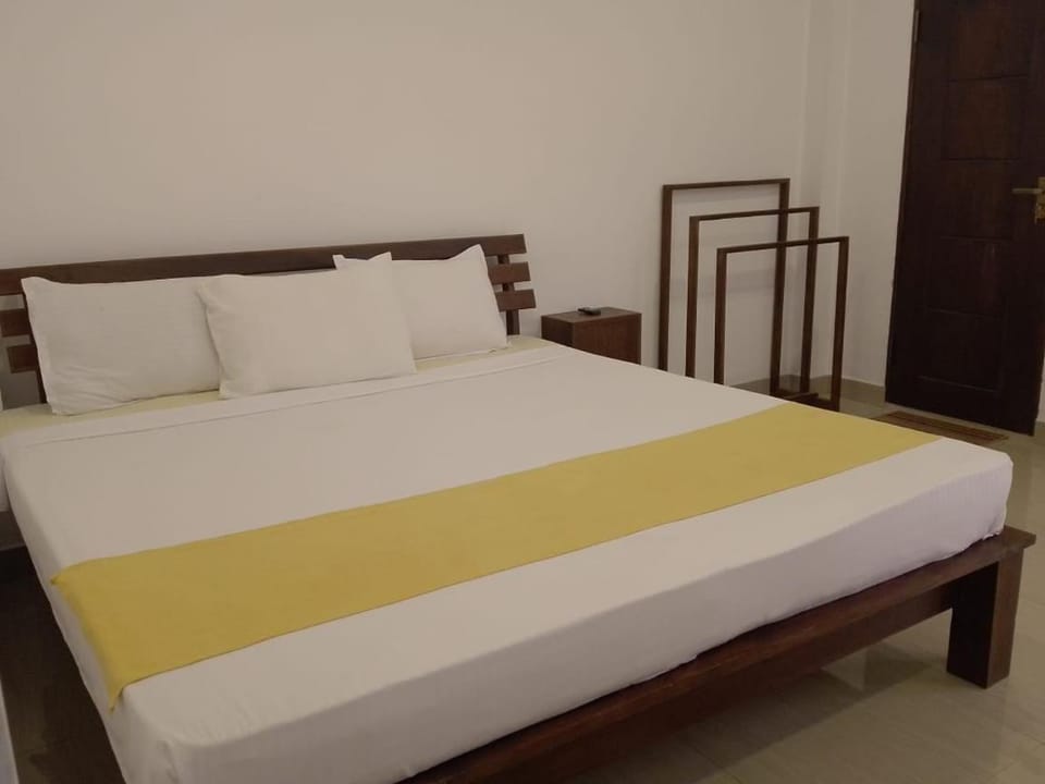 Theon Resort Bed and Breakfast in Sri Lanka