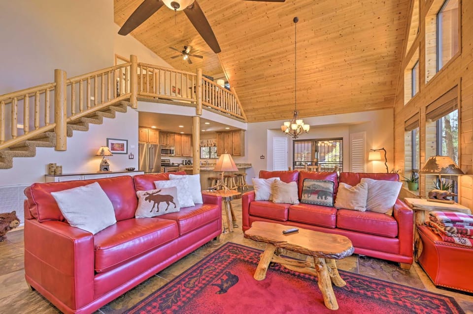 Deck, BBQ & Fireplace: Family Cabin in Show Low! Cabin in Show Low