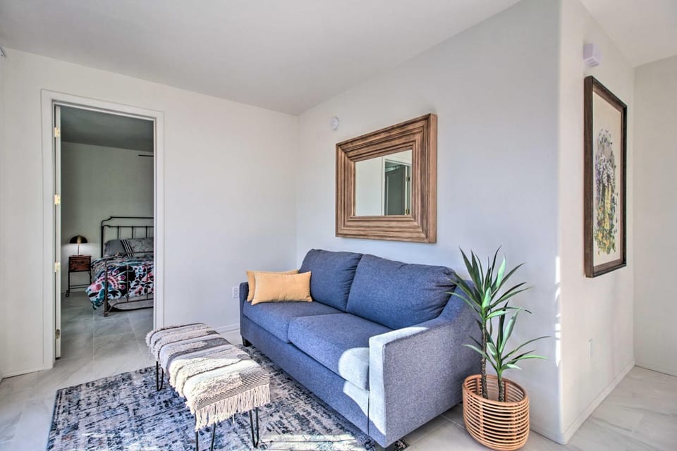 < 3 Mi to U of A: Poolside Oasis in Tucson! House in Tucson