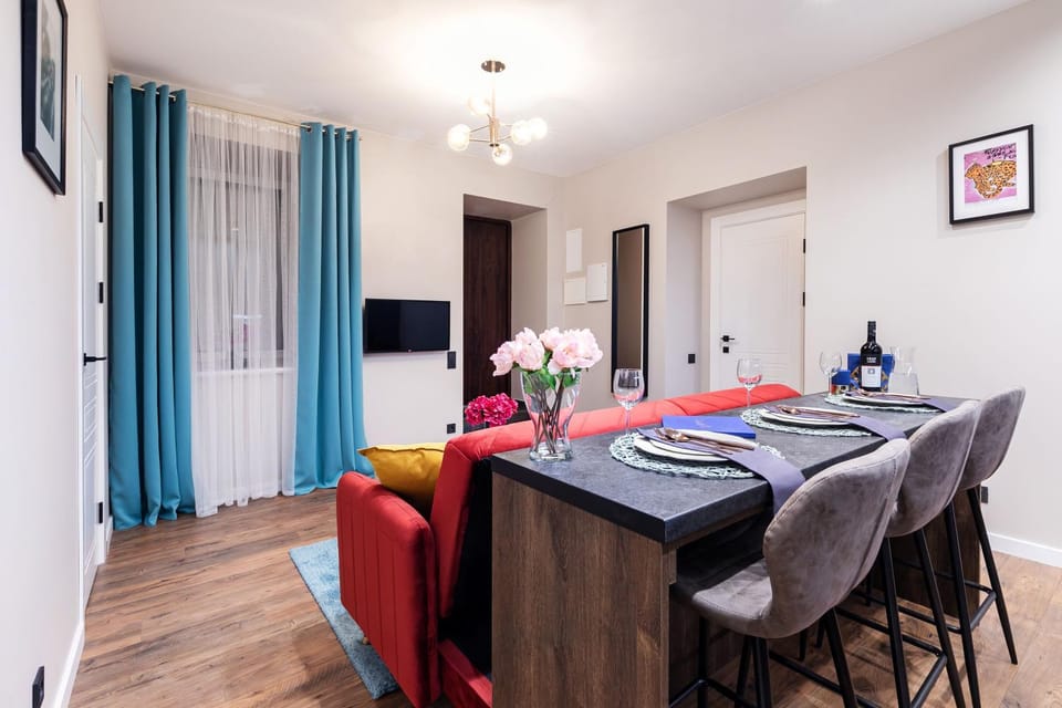 TV and multimedia, Living room, Dining area