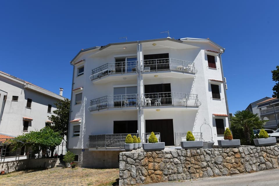 Property building, Day