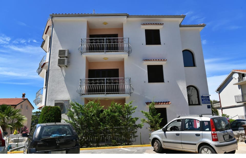 Property building, Parking
