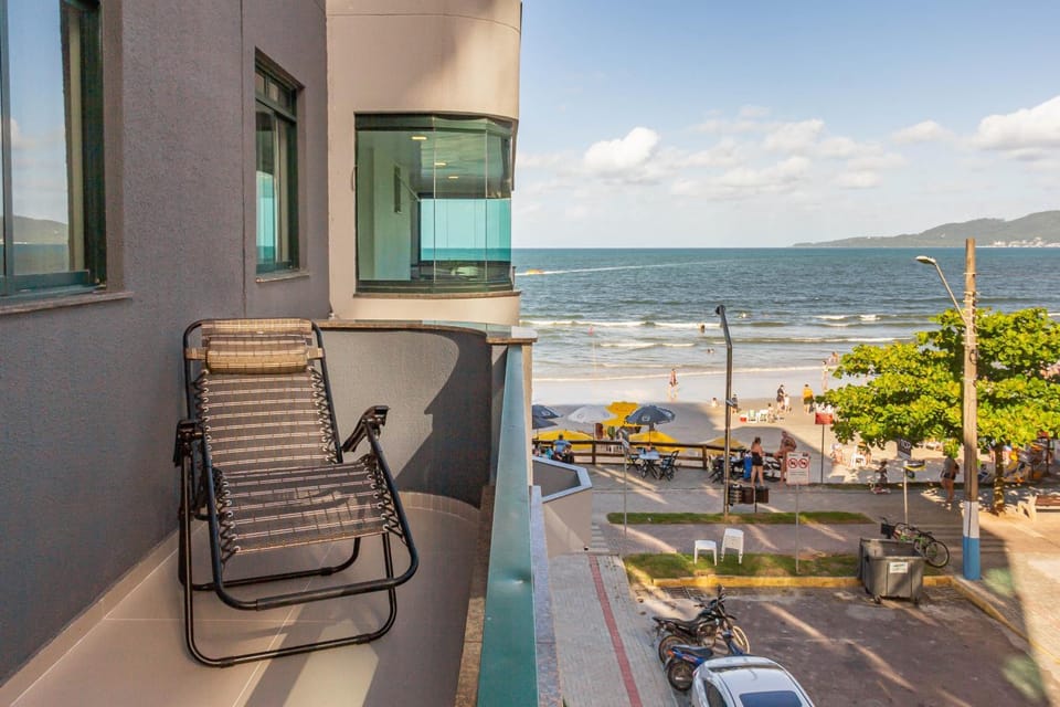 Apto em condomínio Pé na Areia em Itapema N1672 Apartment in Porto Belo