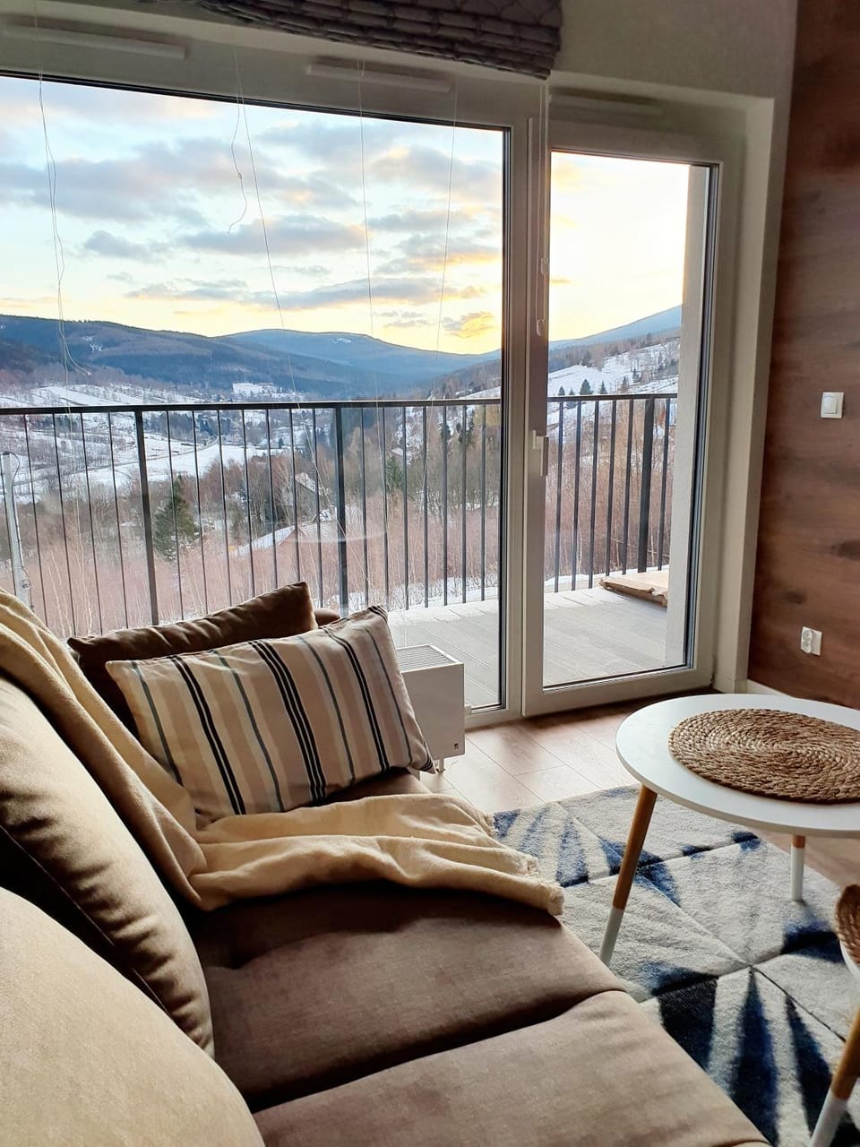 Balcony/Terrace, Seating area, Mountain view