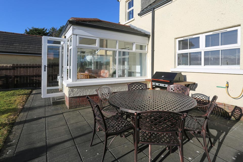Patio, Patio, Garden, Garden, Dining area, Garden view, Garden view