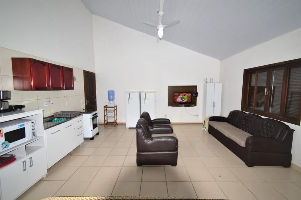 Casa Canela, 450 mts da Praia de Mariscal. House in Bombinhas