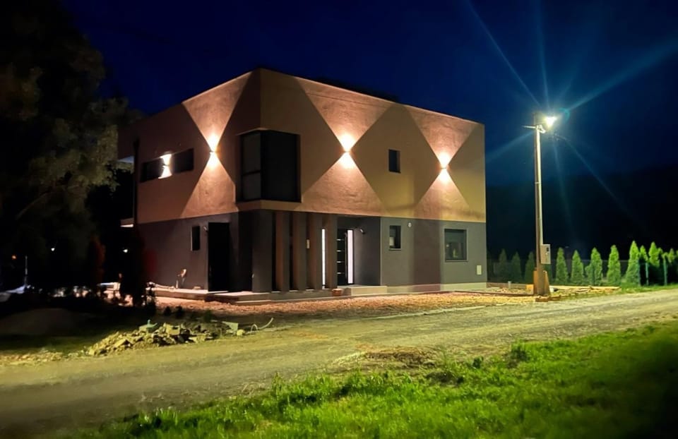 Off site, Night