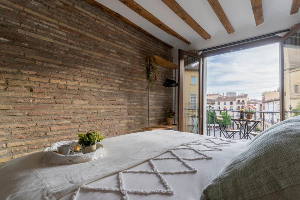 Cathedral Suite Home Apartment in Logrono