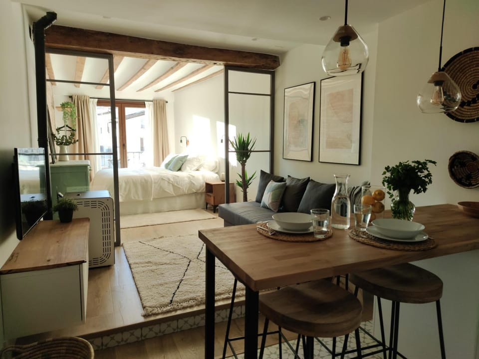 Cathedral Suite Home Apartment in Logrono