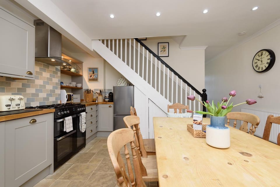 Superb House in Looe, in walking distance to Beach and Bars with Great Views House in Looe