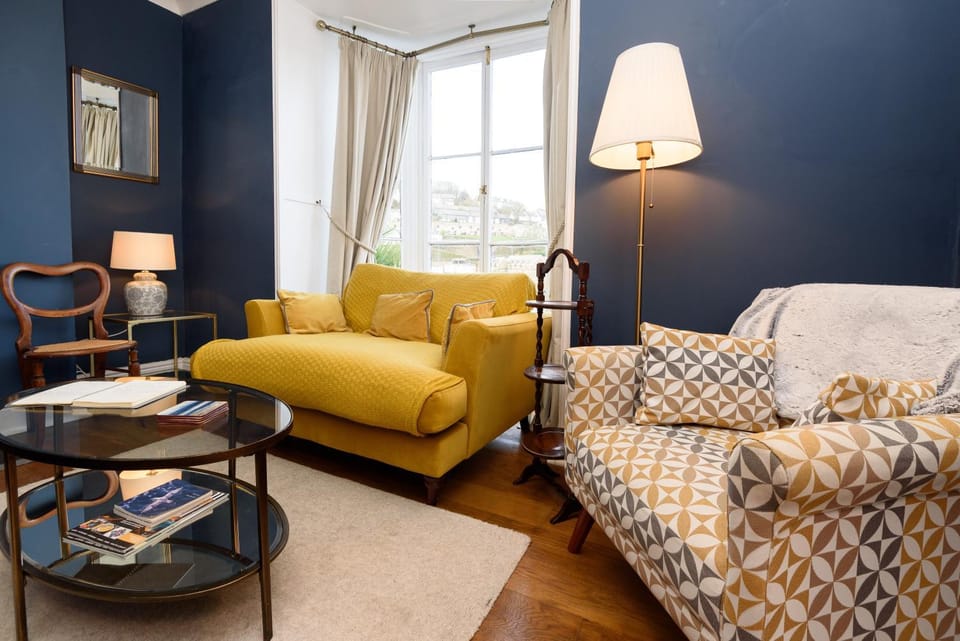 Superb House in Looe, in walking distance to Beach and Bars with Great Views House in Looe