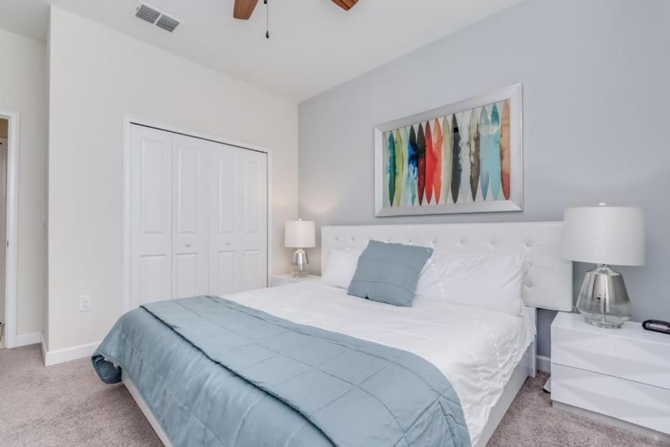 Bed, Photo of the whole room, Bedroom, fireplace