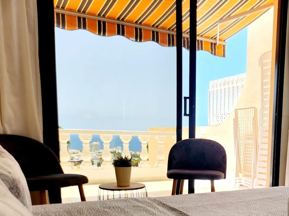Living room, Sea view