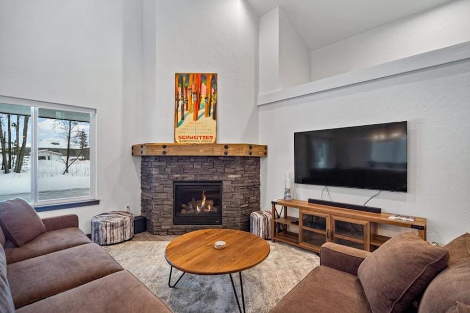 Elk Grove Getaway House in Ponderay