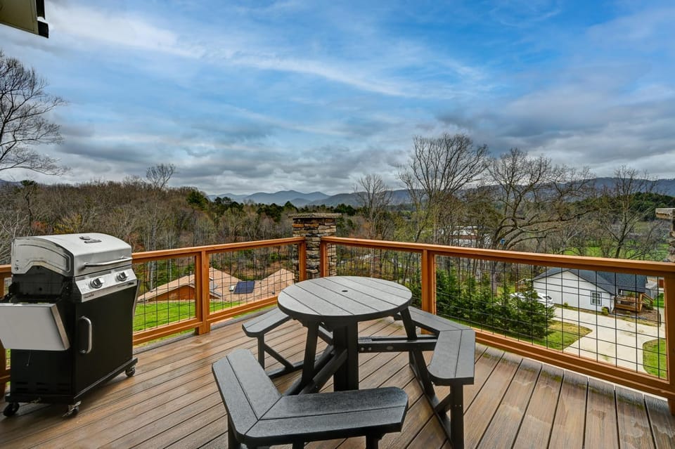 Day, Natural landscape, View (from property/room), Balcony/Terrace, Dining area, Mountain view