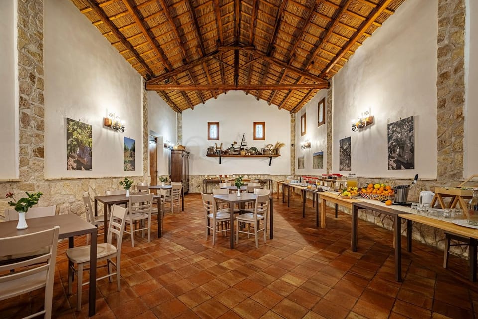 Restaurant/places to eat, Breakfast, Internal: Not applicable to any particular room