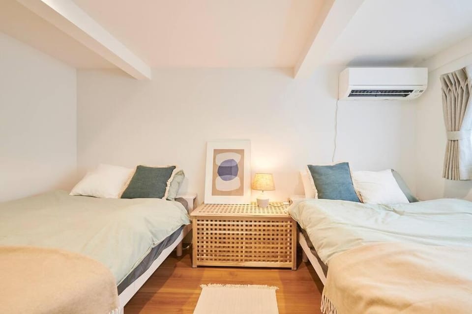 Bed, Bedroom, air conditioner