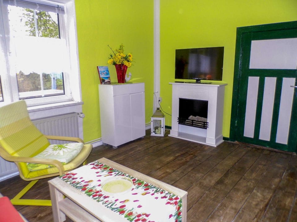 TV and multimedia, Living room, Photo of the whole room, Seating area