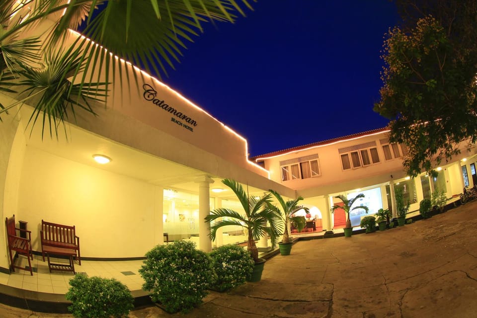 Facade/entrance, Night