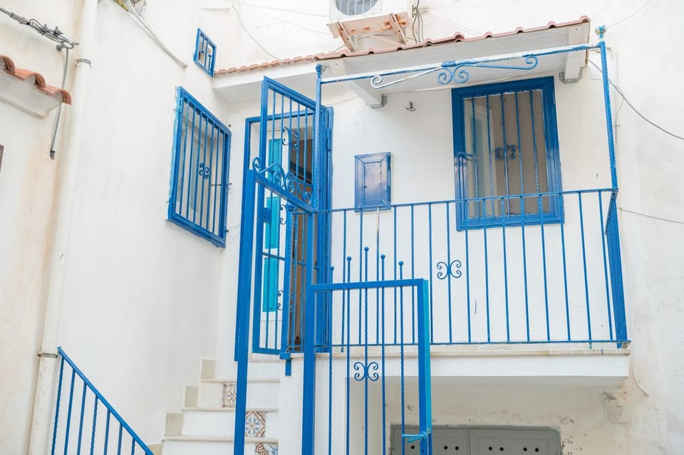 Facade/entrance, Balcony/Terrace