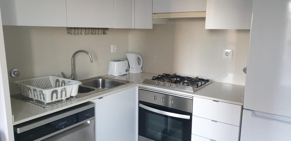 Coffee/tea facilities, Kitchen or kitchenette, dishwasher, oven, pet friendly, stove, toaster