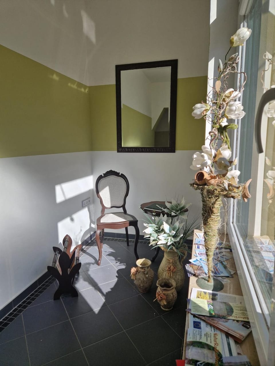 Facade/entrance, Internal: Not applicable to any particular room