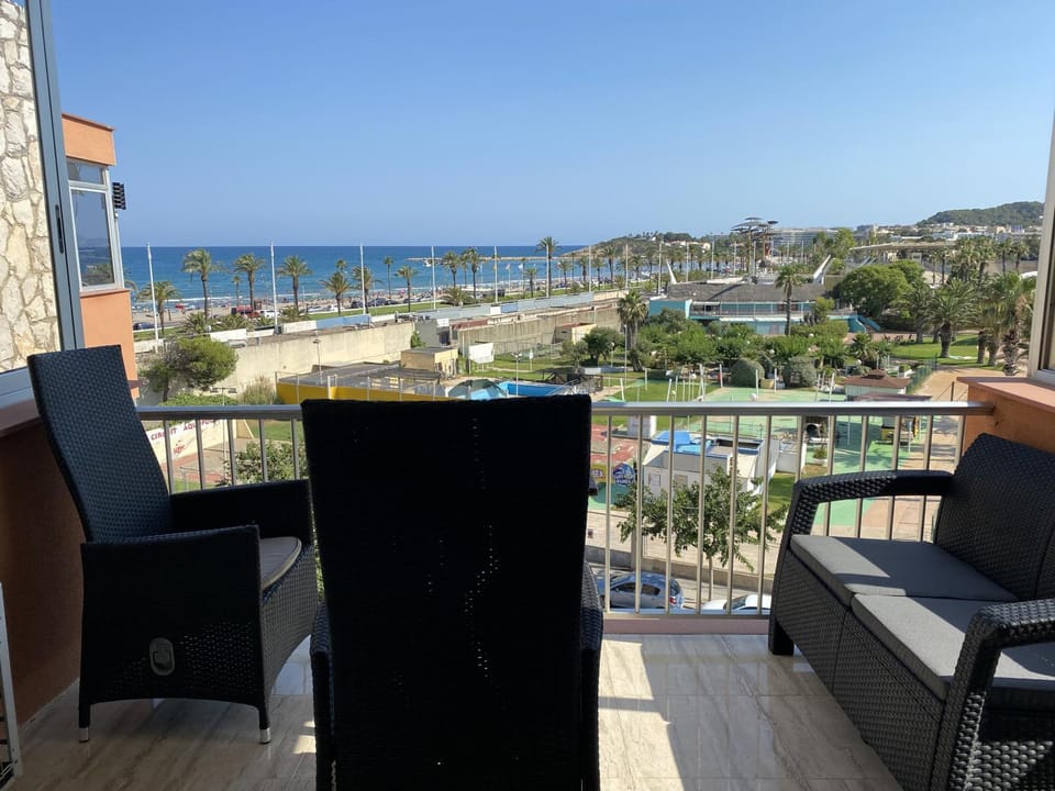 SUN AND BEACH LOVER LA PINEDA XXX Apartment in La Pineda