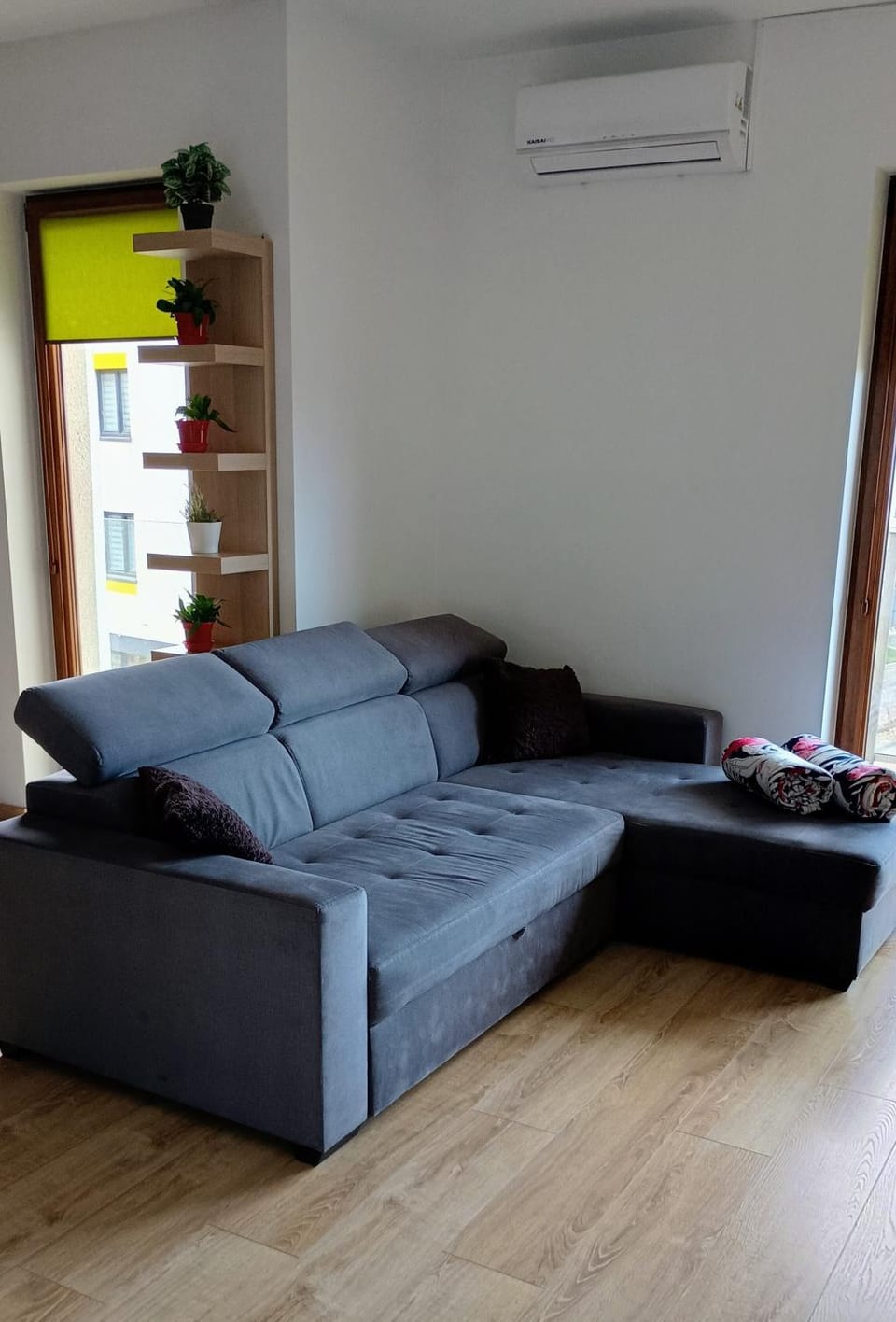 Apartament Kwiatowy klimatyzowany Apartment in Lower Silesian Voivodeship