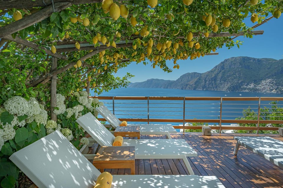 Decorative detail, Swimming pool