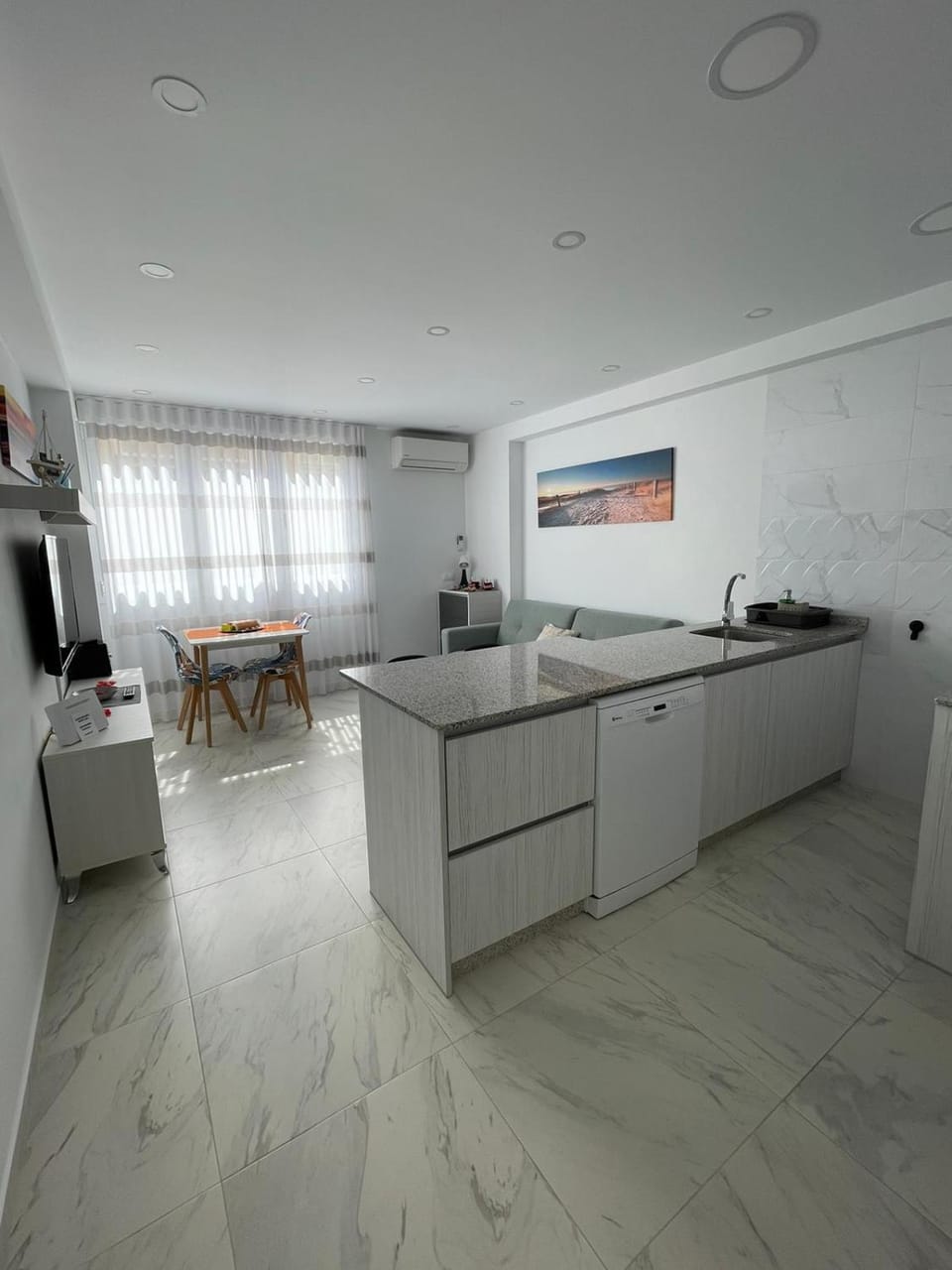 Apartamento a 50 m del mar con aire acondicionado y WiFi, Ideal familias,parejas Apartment in Almería