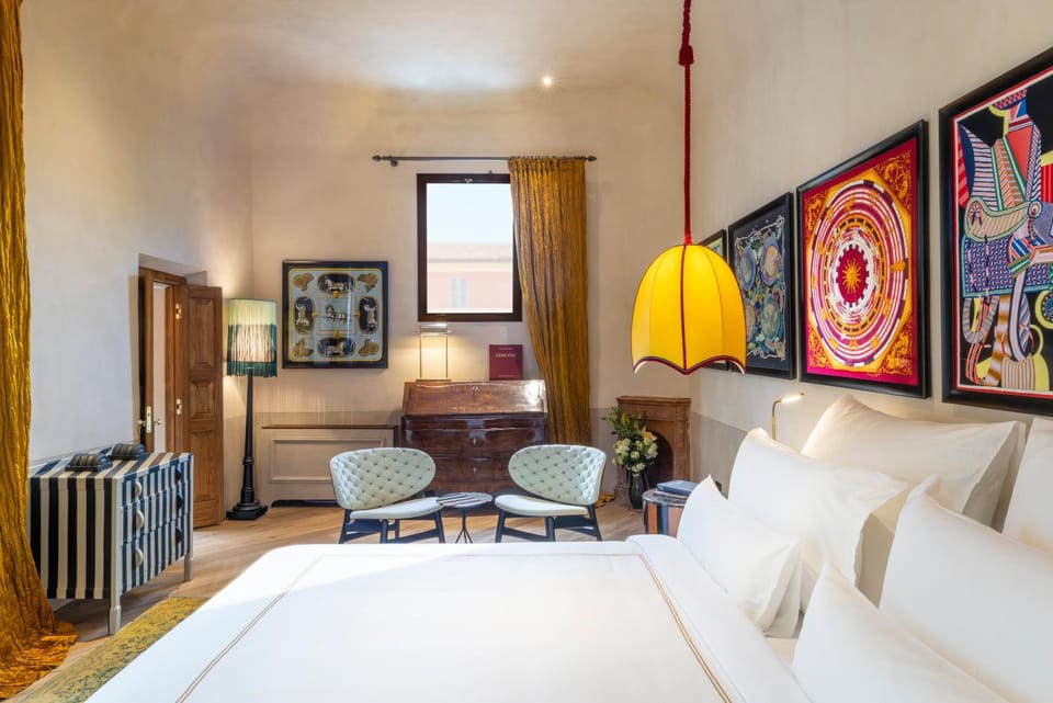Bed, Photo of the whole room, Decorative detail, Bedroom