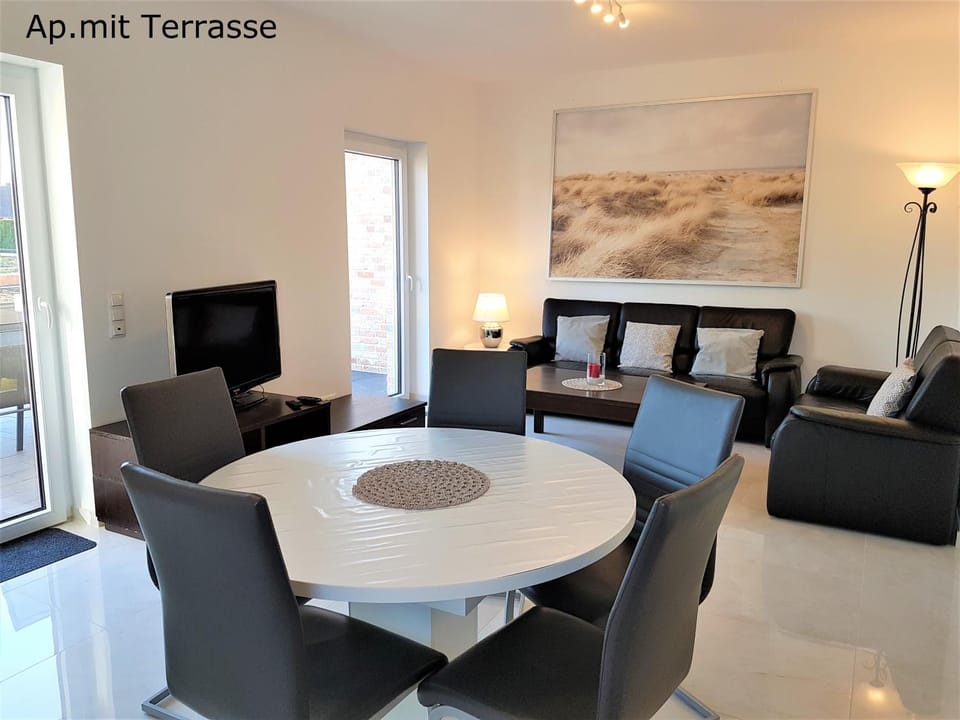 Living room, Seating area, Dining area