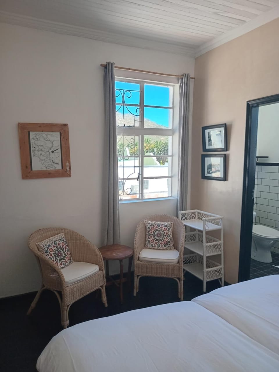 Cozy room in the Heart of Simon's Town Inn in Cape Town
